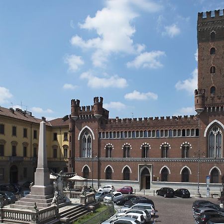 Castello Medici Del Vascello Apartment Asti Bagian luar foto